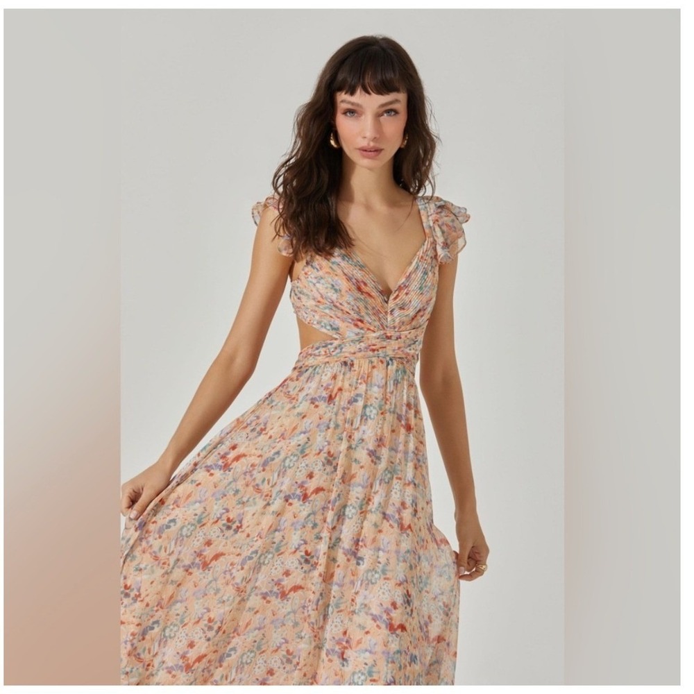 NWT ASTR The Label Primrose Floral Strappy Back Maxi Dress Medium Peach Cut Out - Picture 2 of 9